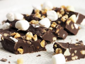 Chocolate fudge with walnuts and marshmallows